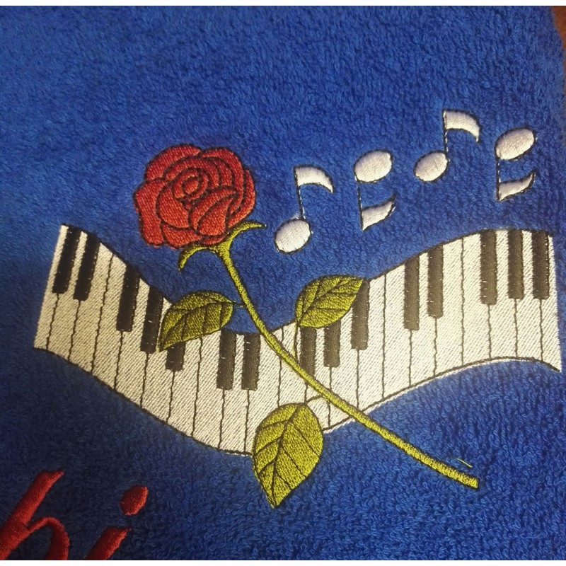 brodeerattu musapyyhe