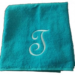 pyyhe isolla  brodeeratulla nimikirjaimella